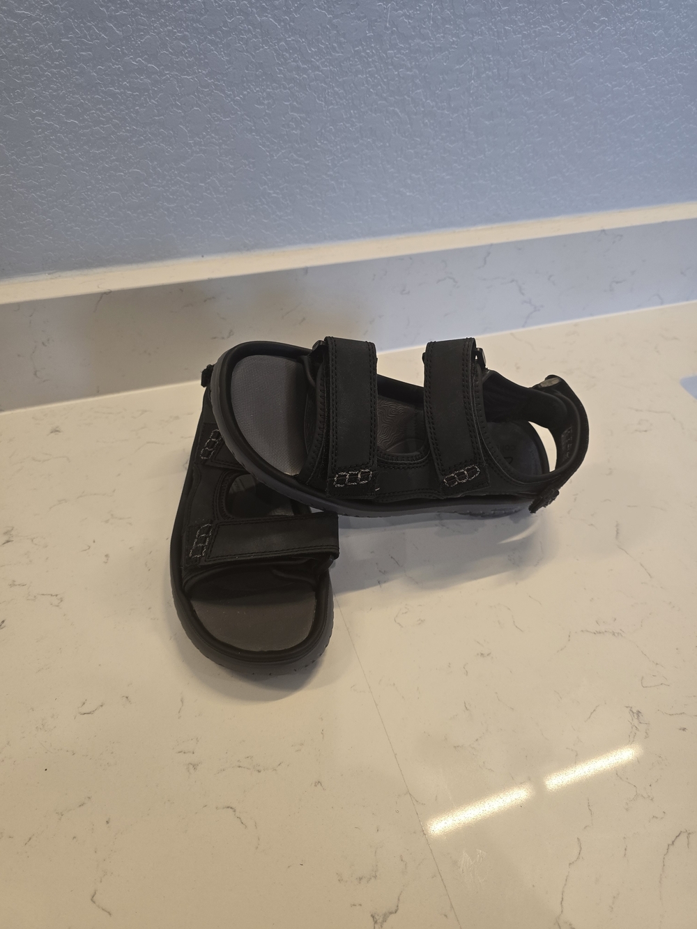 Clarks Men's Black Double-Strap Comfort Sandals - Picture 11 of 14